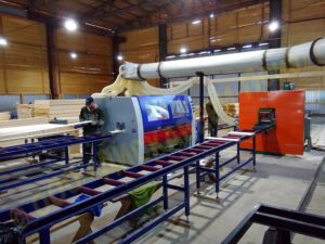 Высокопроизводительный четырехсторонний строгальный станок на Пеновской деревообрабатывающей фабрике (2)